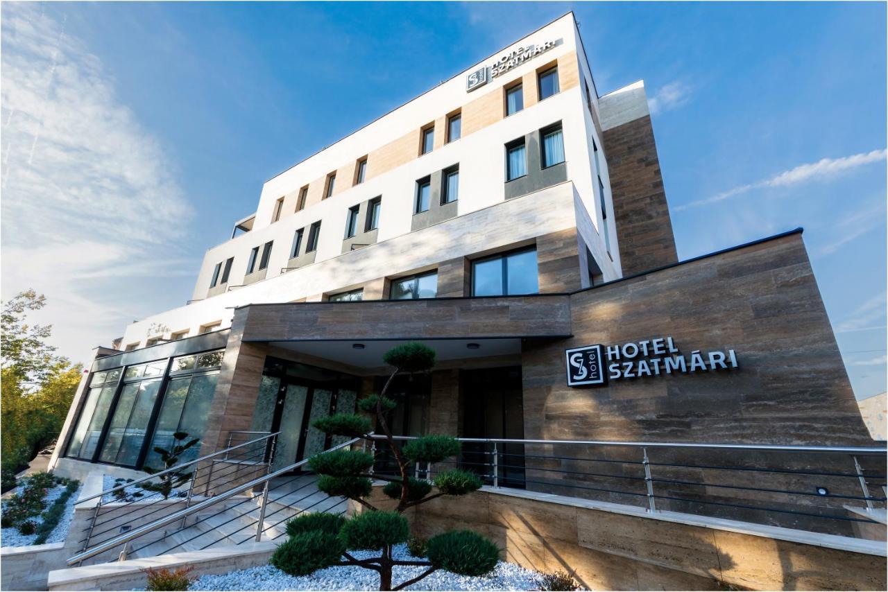Hotel Szatmari & Etterem Jászberény Buitenkant foto