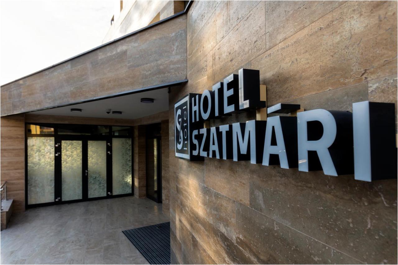 Hotel Szatmari & Etterem Jászberény Buitenkant foto
